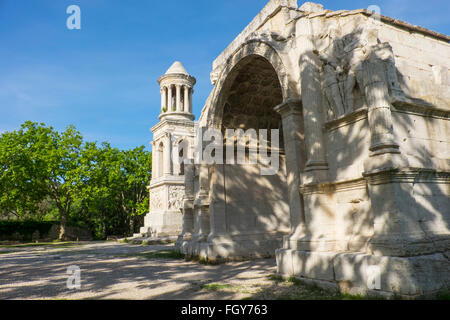 Francia, Saint Remy Provenza nel sud della Francia, Glanum, una rovina città greco-romana che giaceva sepolto nella terra per diciassette secoli Foto Stock