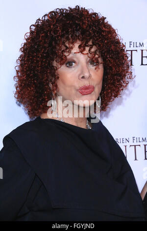 Los Angeles premiere di "incontro" tenutosi a Raleigh Studios Charles Chaplin Theatre - Arrivi con: Sandra Costa dove: Los Angeles, California, Stati Uniti quando: 20 Gen 2016 Foto Stock
