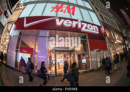 Un Verizon Wireless store in New York martedì, 16 febbraio 2016. (© Richard B. Levine) Foto Stock