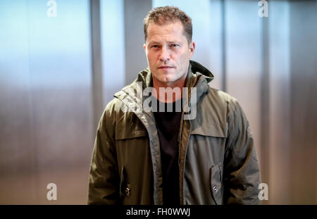 Berlino, Germania. Il 22 febbraio, 2016. Attore tedesco e direttore Til Schweiger pone a un dpa conferenza di Berlino, Germania, 22 febbraio 2016. Foto: MICHAEL KAPPELER/dpa/Alamy Live News Foto Stock