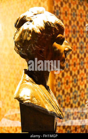 Busto in bronzo di archeologa Gertrude Bell da A.Acheson Foto Stock