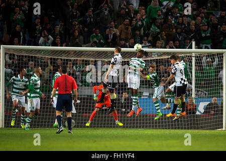 Sporting ganha por 2-0 ao Boavista e garante o primeiro lugar na portuguesa primeira liga.Lisbona, Portogallo, sulla fev 18, 2016. (Foto di Gonçalo Silva) Foto Stock