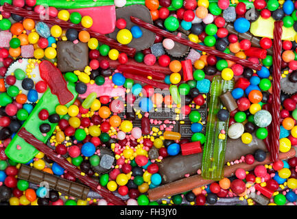 Colorato assortiti retrò per bambini dolci e caramelle Foto Stock