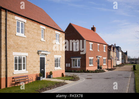 Alloggiamento moderno sviluppo, Kingsmere, Bicester, Oxfordshire, Inghilterra Foto Stock