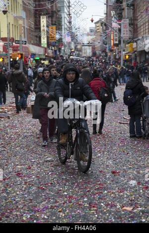 Anno Nuovo Cinese lungo Mott Street, il centro di Chinatown a Manhattan NYC. Foto Stock