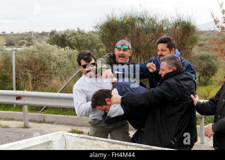 Driver greco lotta in strada Foto Stock