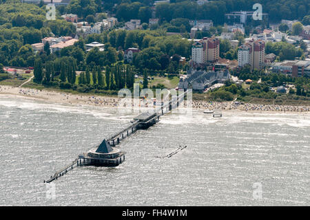 Vista aerea, Heringsdorf Pier, Spiaggia Heringsdorf, Heringsdorf, Mar Baltico, Usedom, Meclenburgo-Pomerania Occidentale, Germania, Europa Foto Stock