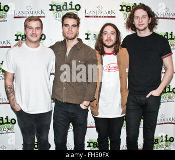 Bala Cynwyd, Pennsylvania, USA. Il 22 febbraio, 2016. Islandese di Indie Rock Band Kaleo visita Radio 104.5's teatro delle prestazioni Foto Stock