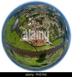 Vista aerea, città vecchia, Elba, Jeetzel, obiettivo fisheye, immagine a tutto tondo, Hitzacker (Elba), Lüchow-Dannenberg, Valle dell'Elba a Dresda Elba Foto Stock