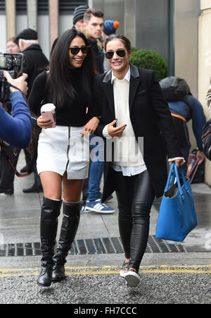 Frankie Bridge e Karen Clifton visto in direzione di Strictly Come Dancing Live Tour a Barclaycard Arena di Birmingham. Dotato di: Frankie Bridge, Karen Clifton dove: Birmingham, Regno Unito quando: 23 Gen 2016 Foto Stock