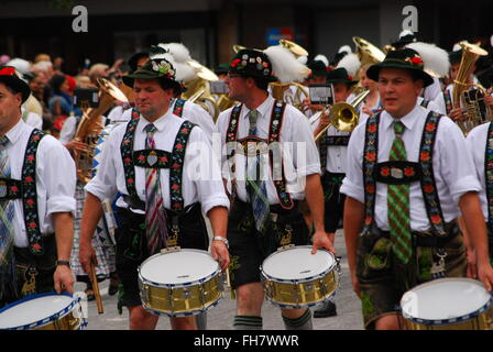 I percussionisti bavarese la Marching Band Foto Stock