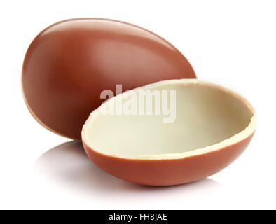 Uovo di cioccolato isolato su sfondo bianco Foto Stock
