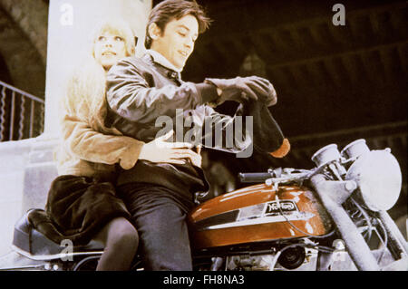 Film, "La ragazza su un motociclo', GBR / FRA 1968, direttore: Jack Cardiff, scena con: Marianne fidato, Alain Delon, , a terze parti Permissions-Neccessary Foto Stock