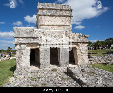 Tempio maya edificio a Tulum Messico Foto Stock