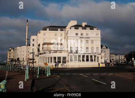 Il Royal Albion Hotel sul lungomare di Brighton SUSSEX REGNO UNITO Foto Stock