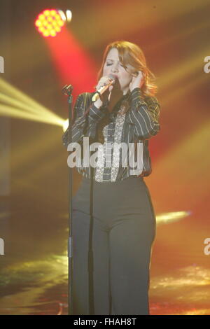 Napoli, Italia. Il 23 febbraio, 2016. Noemi durante lo show televisivo 'Made in Sud' in Italia. Gli ospiti durante lo show televisivo 'Made in Sud". © Salvatore Esposito/Pacific Press/Alamy Live News Foto Stock