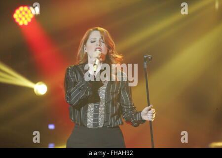 Napoli, Italia. Il 23 febbraio, 2016. Noemi durante lo show televisivo 'Made in Sud' in Italia. Gli ospiti durante lo show televisivo 'Made in Sud". © Salvatore Esposito/Pacific Press/Alamy Live News Foto Stock