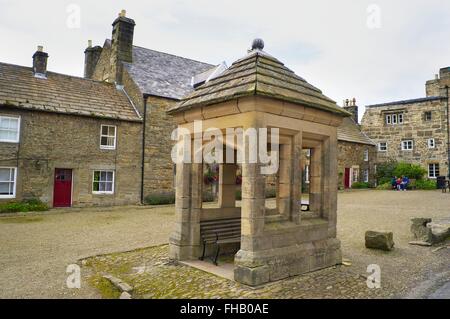 Village Square a Blanchland. North Pennines Area di straordinaria bellezza naturale, Northumberland, England, Regno Unito, Europa Foto Stock