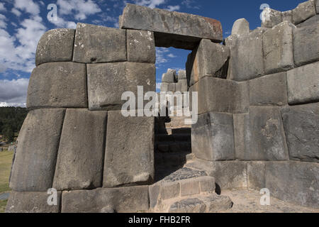 Porta in muratura Inca di Sacsayhuaman, XV secolo. Cuzco. Perù Foto Stock