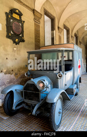 Una guerra mondiale 1 Fiat ambulanza da circa 1910. Questo è il modello Fiat 2F che aveva un intero 20 cavalli. Foto Stock