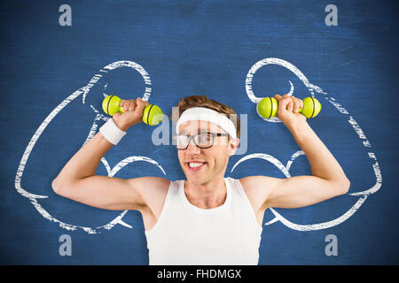 Immagine composita del nerd sollevamento pesi Foto Stock