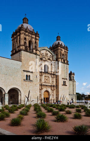 Ha iniziato la costruzione di Santa Domingo chiesa nel 1575 ed è un ottimo esempio di architettura barocca - OAXACA, Messico Foto Stock