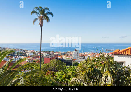 La città di Funchal, la capitale dell'isola di Madeira, Portogallo Foto Stock