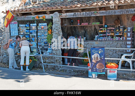 Mallorca, Maiorca, isole Baleari, Spagna, Europa: il bar presso il Mirador de sa Casa Nova, un belvedere sulla tortuosa strada per Cala Tuent Foto Stock