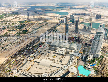 Dubai, Emirati Arabi Uniti - 2 dic. 2014: Antenna colpo di Dubai che includono l'indirizzo hotel, che sarà chiusa per un tempo indefinito a Foto Stock