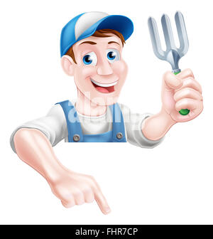 Un cartoon mascotte di giardinaggio giardiniere uomo con una forcella di giardino e puntamento Foto Stock