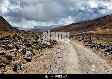 Strada sterrata in Himalaya Foto Stock