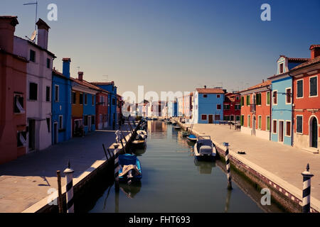 Case colorate su Burano, Venezia Foto Stock