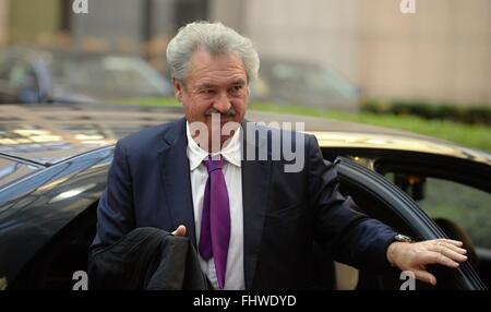 Bruxelles, Belgio. Il 25 febbraio, 2016. Ministro degli Affari esteri lussemburghese Jean Asselborn arriva all'Incontro Europeo dei Ministri degli interni dell'UE sede del Consiglio a Bruxelles, Belgio, 25 febbraio 2016. © Jakub Dospiva/CTK foto/Alamy Live News Foto Stock