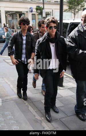 Jonas Brothers arrivando alla BBC (credito immagine © Jack Ludlam) Foto Stock