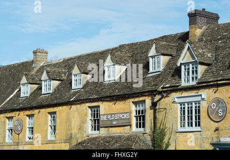 Le vecchie scorte Inn, Stow on the Wold, Gloucestershire, Cotswolds, Inghilterra Foto Stock