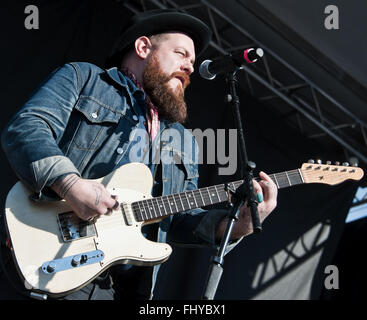 Philadelphia, Pennsylvania, USA. Il 31 gennaio, 2016. Nathaniel Rateliff esegue a Radio 1045 Inceppamento Invernali 2016 a XFINITY Live! Foto Stock