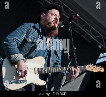 Philadelphia, Pennsylvania, USA. Il 31 gennaio, 2016. Nathaniel Rateliff esegue a Radio 1045 Inceppamento Invernali 2016 a XFINITY Live! Foto Stock