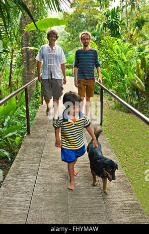 Il Riverside cottages in KHO SOK, un luogo di soggiorno perfetto per visitare Kho Sok Parco Nazionale ed è un bambino gentile - Destinazione Foto Stock
