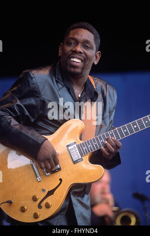 LUCKY PERTERSON elettrizza il croud con la sua chitarra e voce al MONTEREY JAZZ FESTIVAL Foto Stock