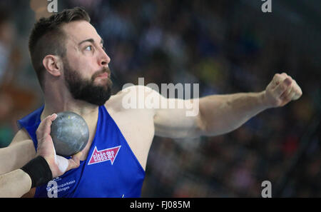 Leipzig, Germania. Il 27 febbraio, 2016. Shot putter Tobias Dahm di VfL Sindelfingen in azione durante il tedesco Indoor Athletics Championships, all'Arena di Leipzig, Germania, 27 febbraio 2016. Foto: Jens WOLF/DPA/Alamy Live News Foto Stock