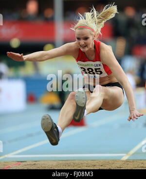 Leipzig, Germania. Il 27 febbraio, 2016. Ponticello tripla Jenny Elbe di Dresda SC in azione durante il tedesco Indoor Athletics Championships, all'Arena di Leipzig, Germania, 27 febbraio 2016. Foto: Jens WOLF/DPA/Alamy Live News Foto Stock