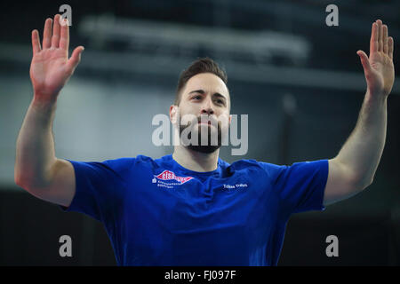 Leipzig, Germania. Il 27 febbraio, 2016. Shot putter Tobias Dahm di VfL Sindelfingen celebra durante il tedesco Indoor Athletics Championships, all'Arena di Leipzig, Germania, 27 febbraio 2016. Foto: Jens WOLF/DPA/Alamy Live News Foto Stock