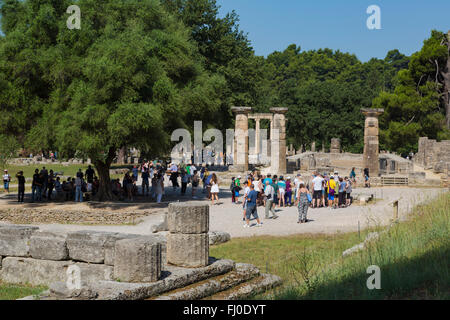 Olympia, Peloponneso e Grecia. Antica Olympia. Resti del Tempio di Hera, databili dalla fine del VII secolo A.C. Foto Stock