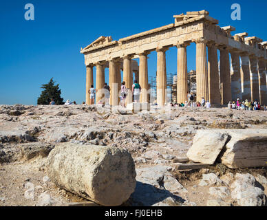 Atene, Attica, Grecia. Il Partenone dell'Acropoli. L'Acropoli di Atene è un sito Patrimonio Mondiale dell'UNESCO. Foto Stock