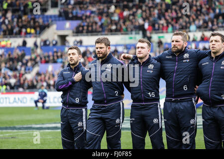 Roma, Italia.27st Febbraio, 2016. Capitano scozzese Graig Laidlaw durante l inno nazionale nella partita contro l'Italia, RBS Sei Nazioni©Massimiliano Carnabuci/Alamy news Foto Stock