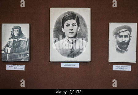 Ritratto di giovane Joseph Stalin e i suoi genitori a Stalin nel Museo Gori town, Georgia Foto Stock