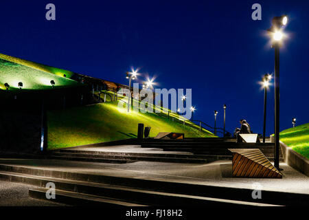 Spodek - un arena multifunzionale complesso a Katowice, Polonia. Meta turistica Foto Stock