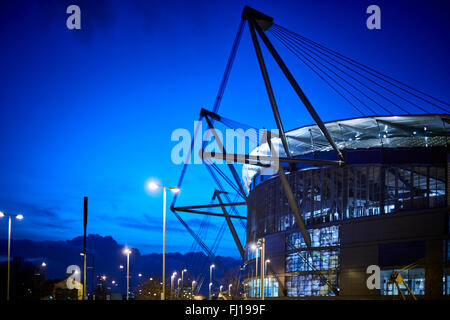 Il City of Manchester Stadium di Manchester, Inghilterra, noto anche come Etihad Stadium per motivi di sponsorizzazione, è il terreno di casa Foto Stock