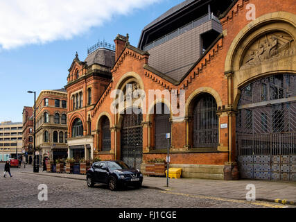 Manchester, Regno Unito - 16 Febbraio 2016: i resti del pesce all'ingrosso sul mercato High Street nel quartiere settentrionale. Foto Stock