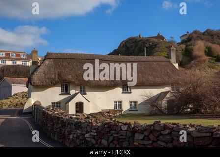 Cottage con il tetto di paglia a Hope Cove, Devon, Inghilterra Foto Stock